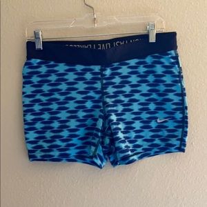 Nike active shorts L great Condition